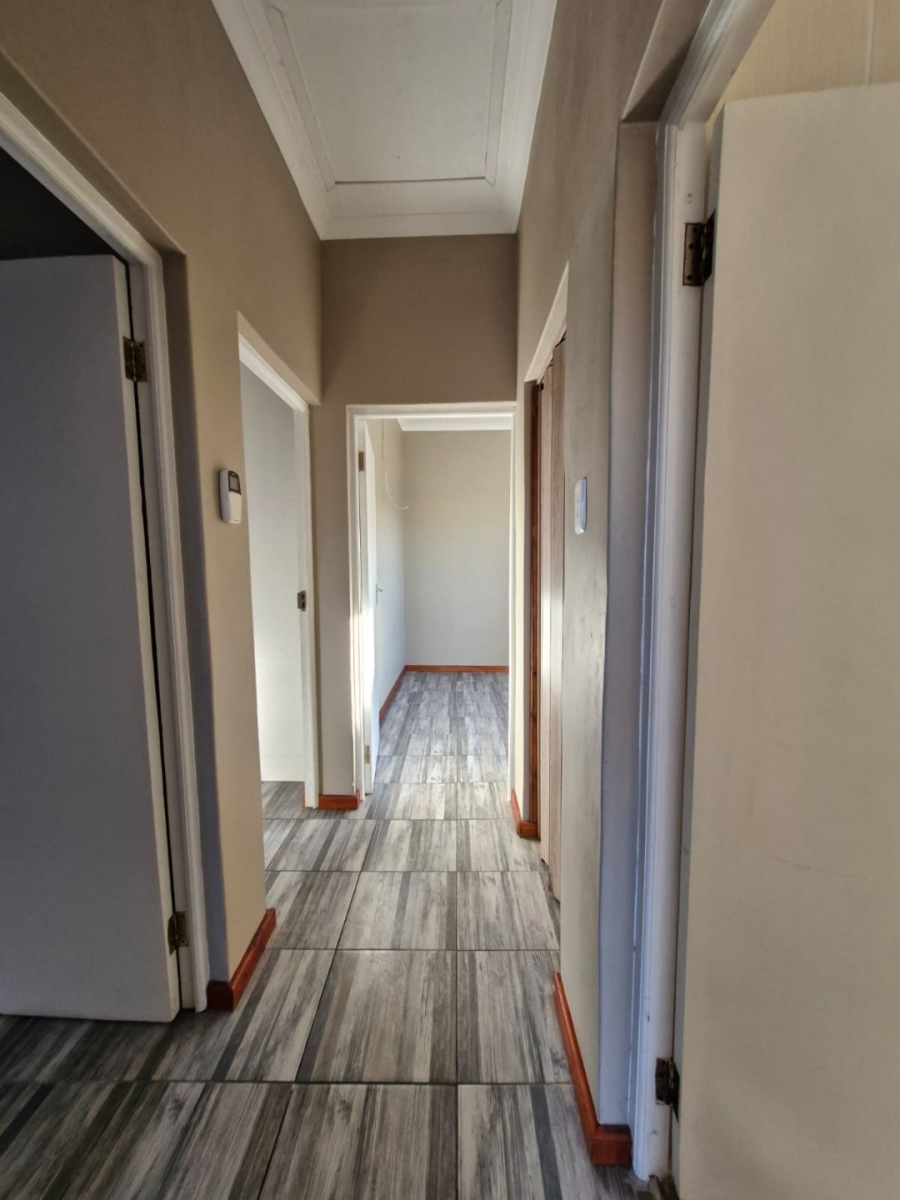 To Let 3 Bedroom Property for Rent in Overbaakens Eastern Cape